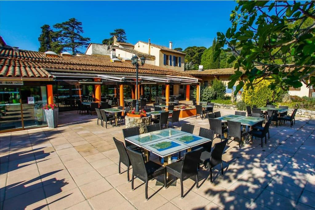 Aparthotel Le Domaine Du Thronnet Figanières Exterior foto
