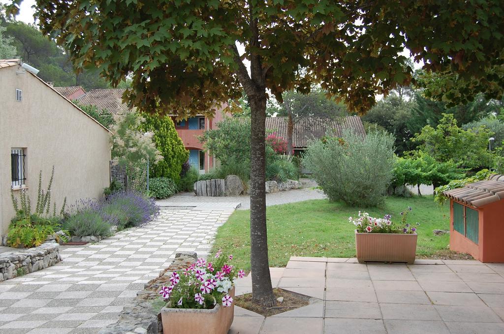Aparthotel Le Domaine Du Thronnet Figanières Exterior foto